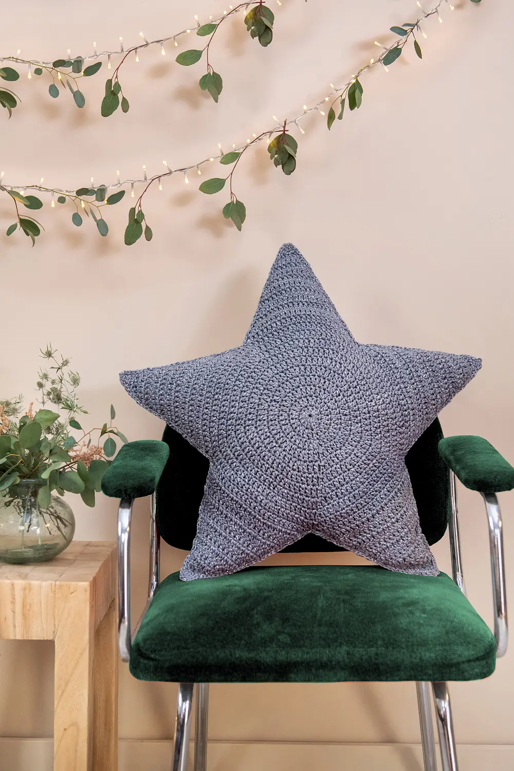 Star shaped pillow outlet pattern