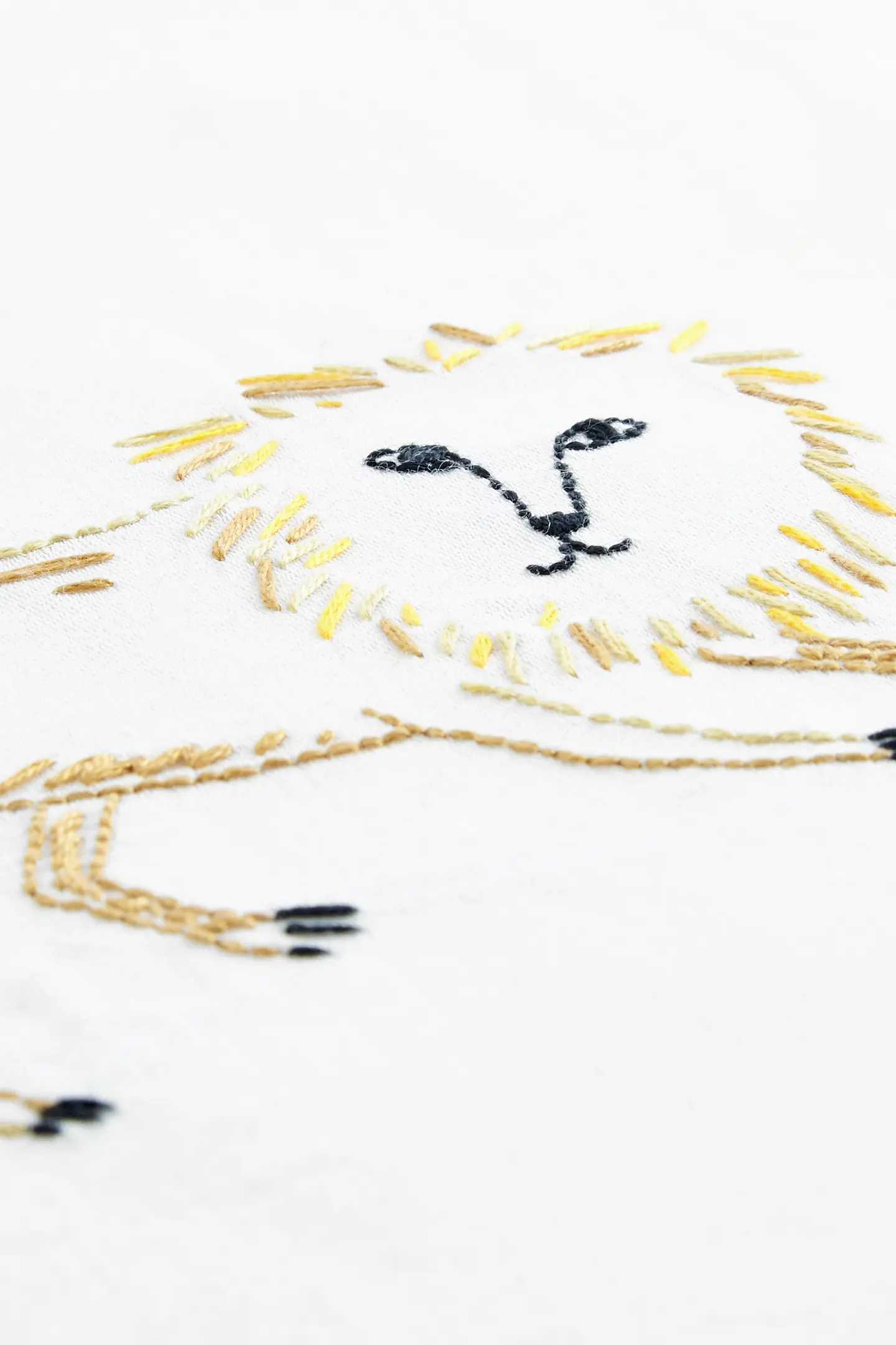 クラフト・布製品 LEO The Leo Embroidery Pattern