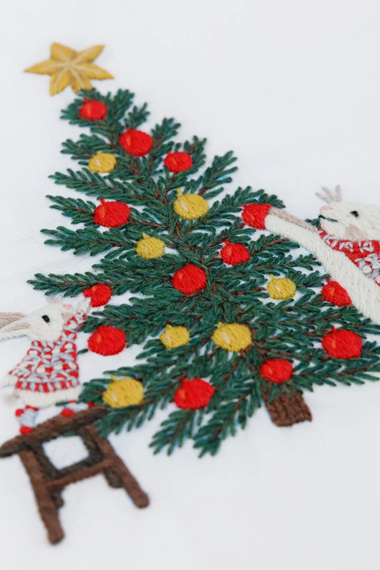 うさぎのクリスマスツリ - 刺繍図案(中級)