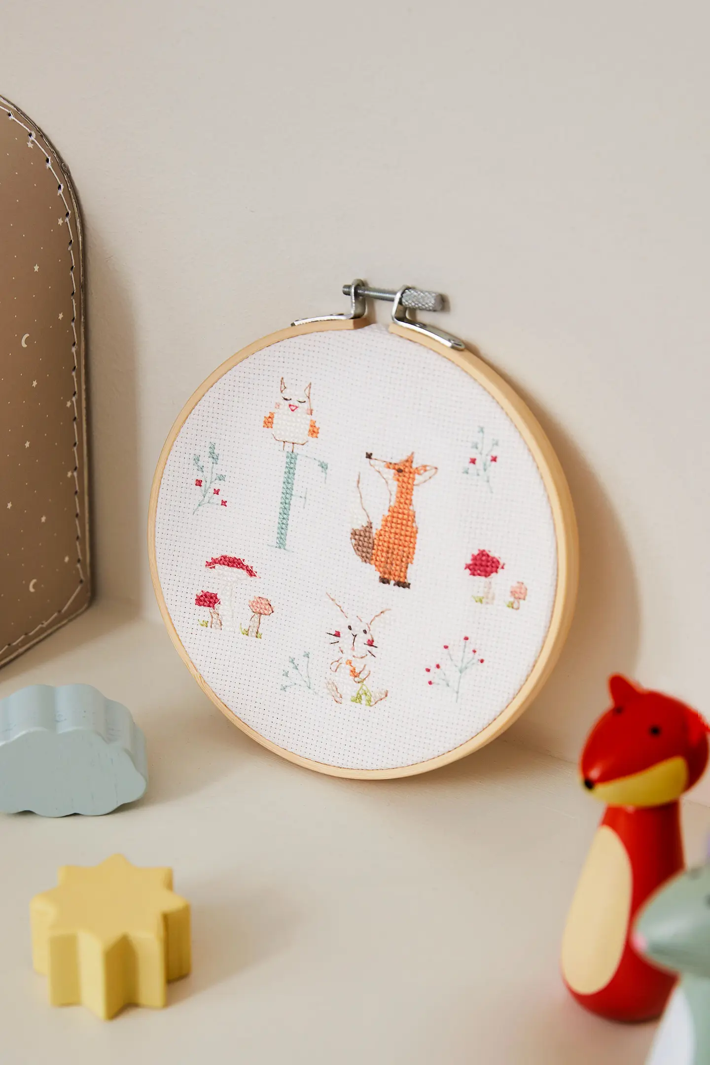 【人気完売】 SMC ウッドランドフレンズ 刺繍上下セット 6Y /定価4万円 Woodland Friends Monogram - Cross Stitch Kit