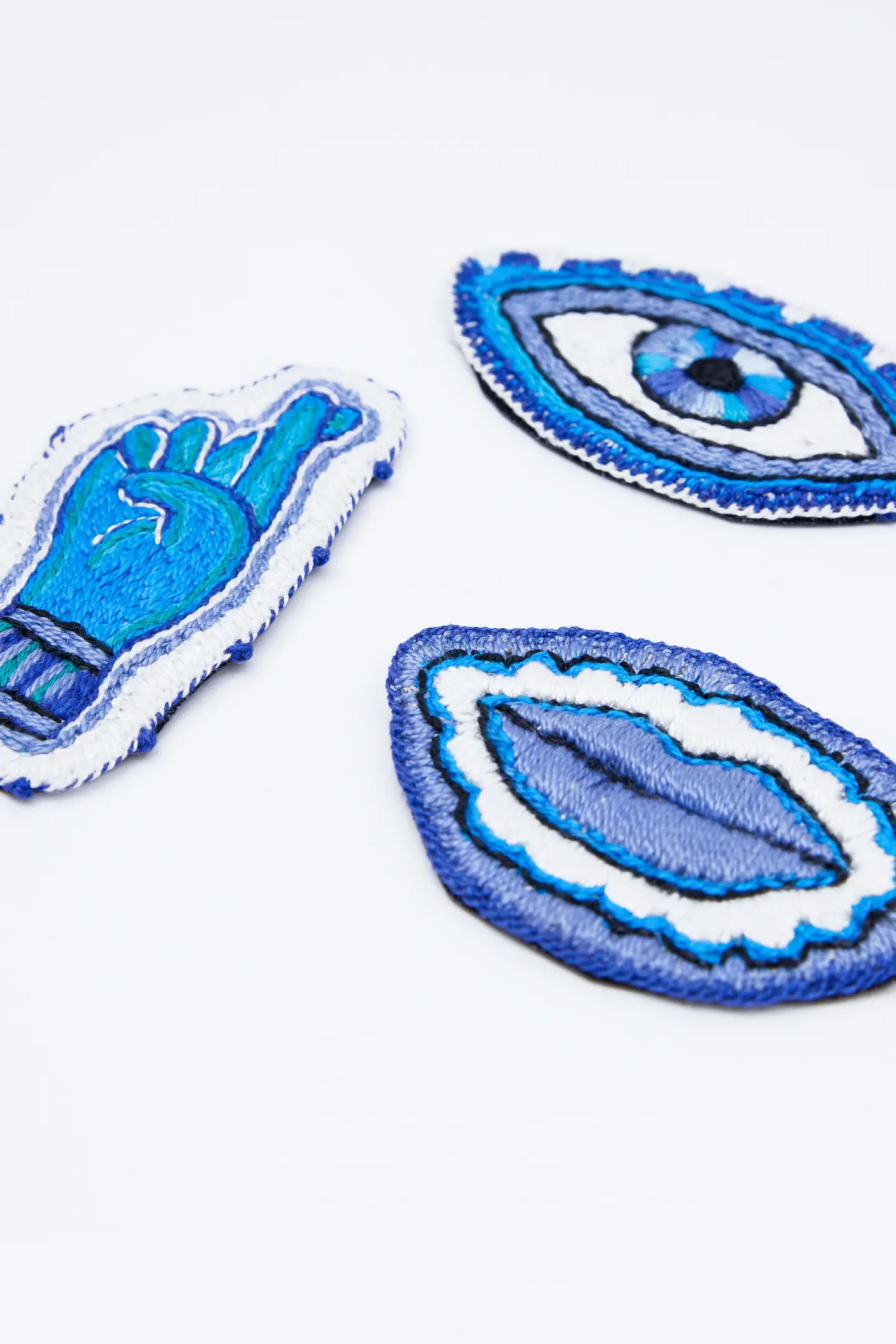 No.1154 ☆横振り刺繍パッチ☆ BULE ANGELS No.1154 ☆横振り刺繍パッチ☆ BULE ANGELS No.1154 ☆横振り刺繍