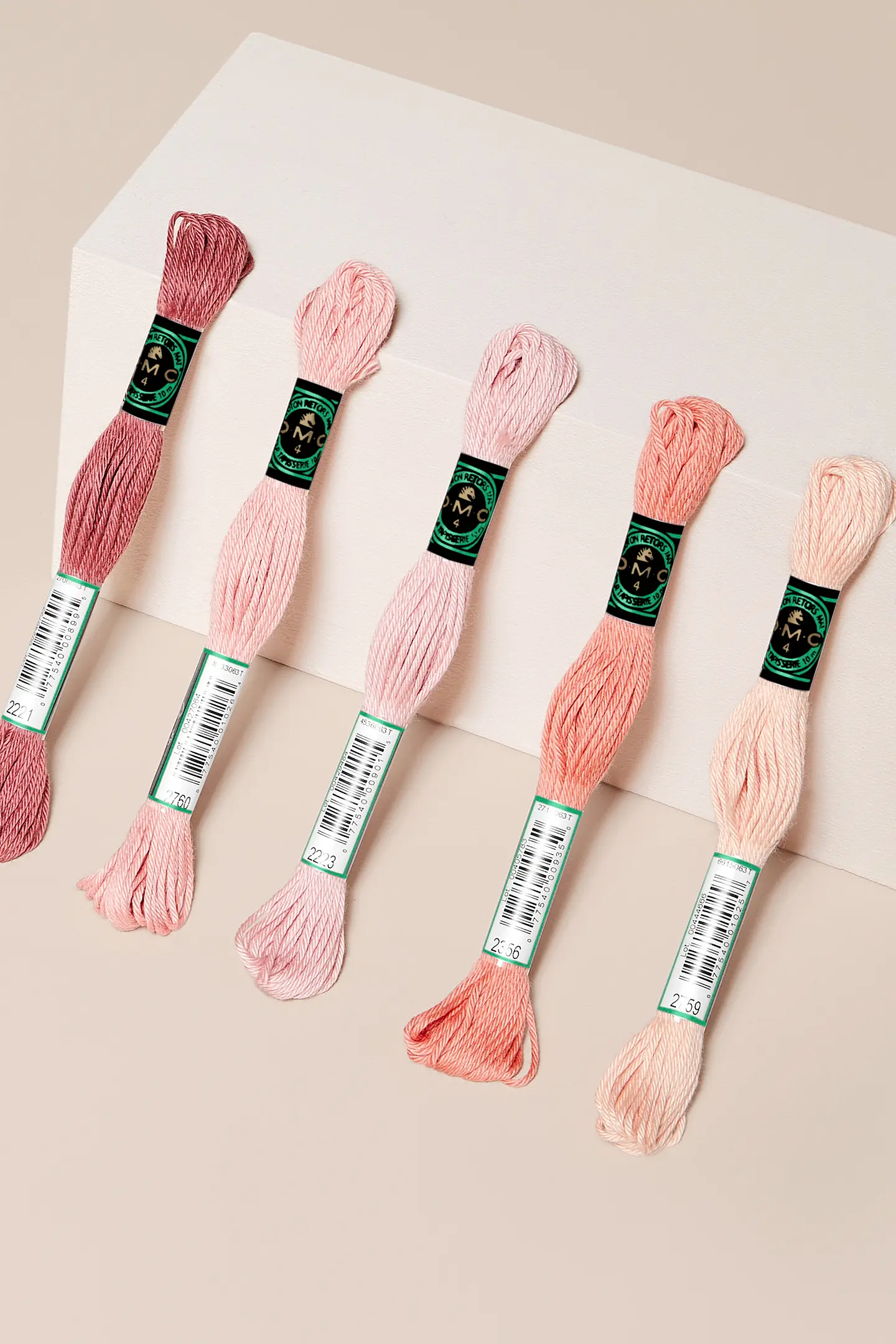 Vega ヴェガ - ニードルポイントキャンバス（初級）