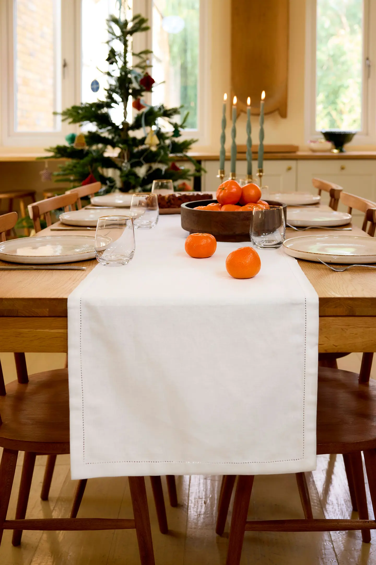 Ready-to-Stitch Table Runner, White, image size:1440x2160