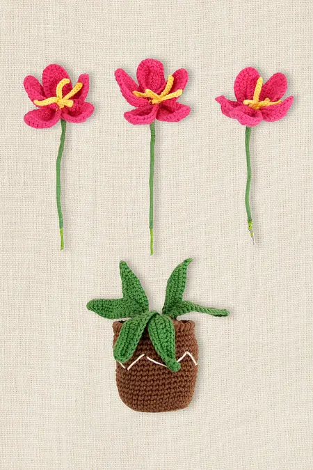 Flower Pot by Nuria Picos Intermediate Amigurumi Kit