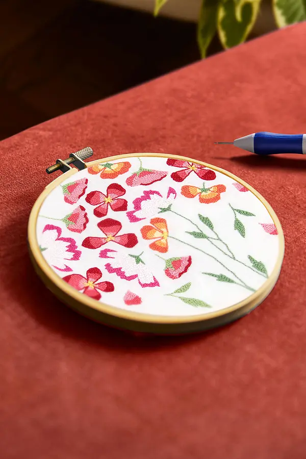 Kit de Punch Needle - The Gentle Flowers - DMC | Les Ciseaux Magiques